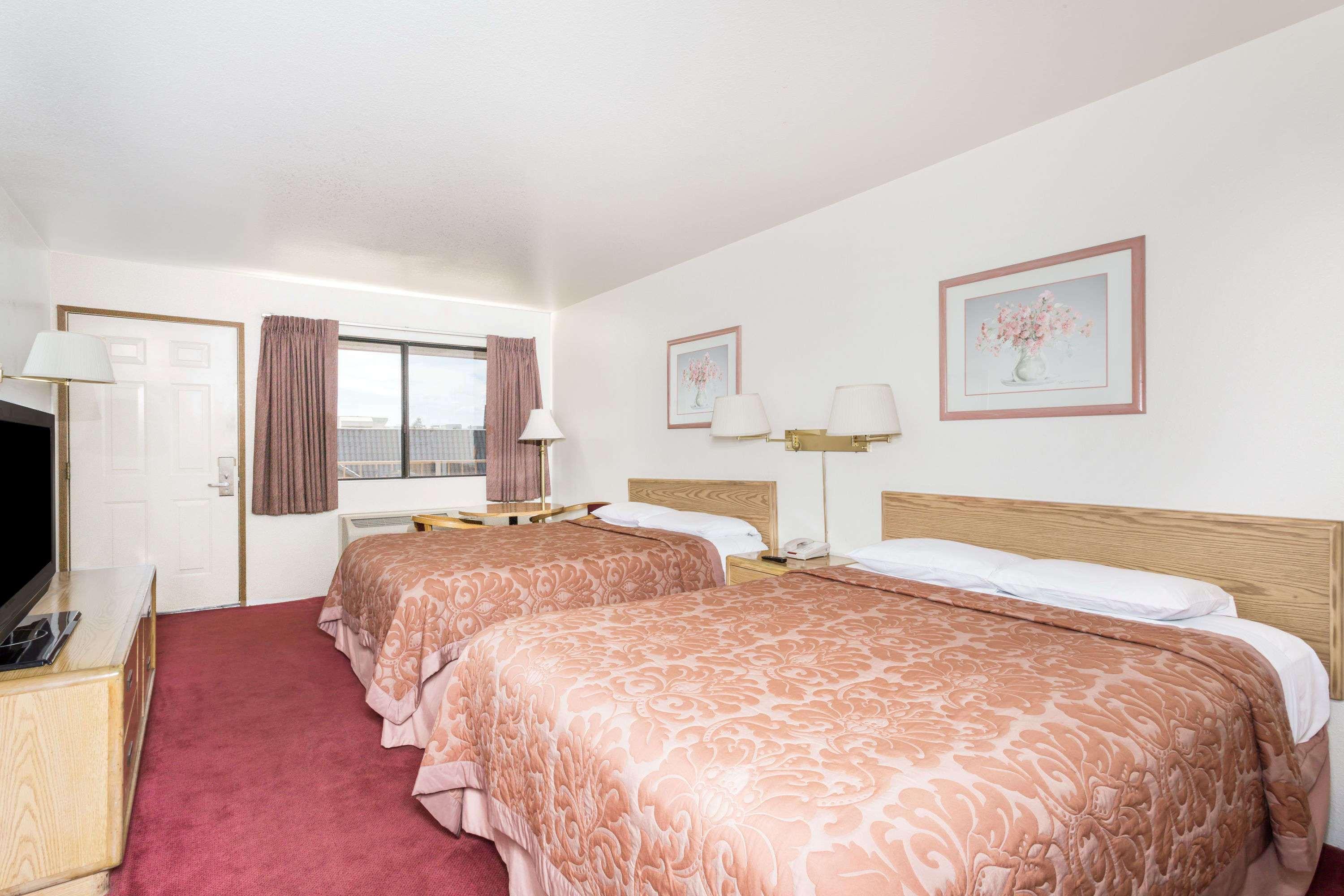 ซูเปอร์ 8 บาย วินด์แฮม ฟินิกซ์ เมโทร นอร์ท Hotel ฟีนิกซ์ ภายนอก รูปภาพ