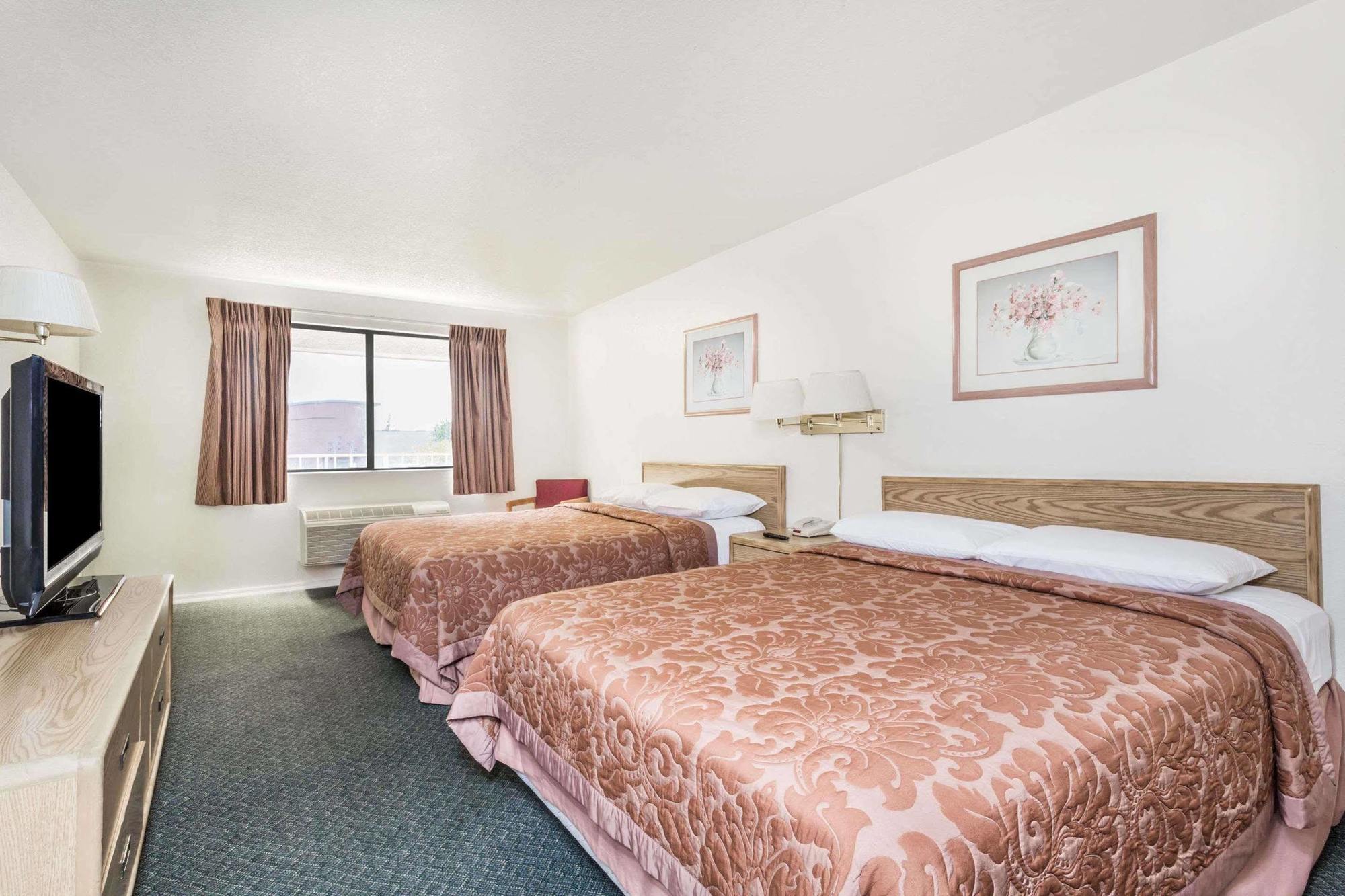 ซูเปอร์ 8 บาย วินด์แฮม ฟินิกซ์ เมโทร นอร์ท Hotel ฟีนิกซ์ ภายนอก รูปภาพ